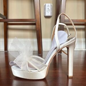 Badgley Mischka white satin shoes; never worn; size 8 1/2